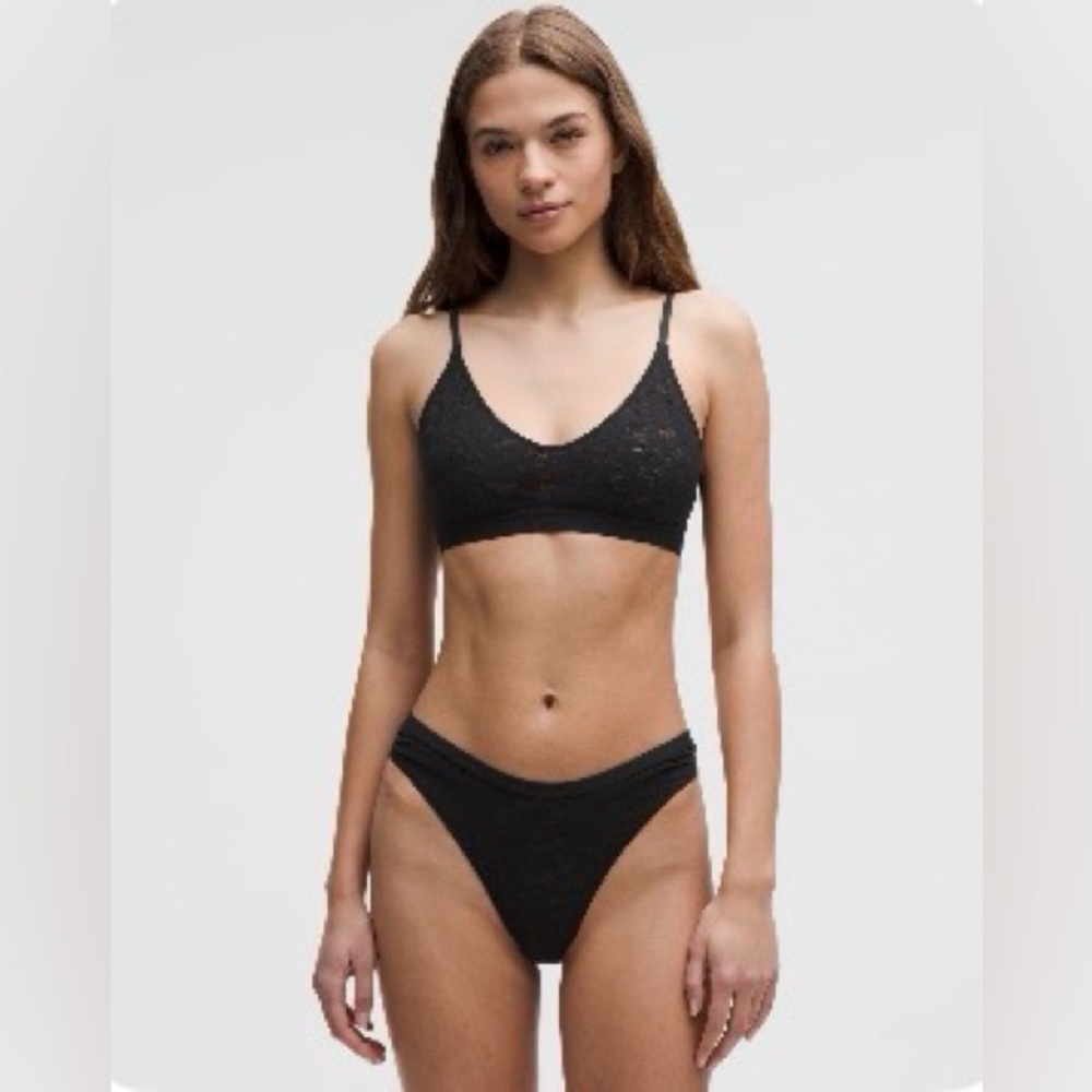 EUC lululemon athletica Black Lace Bralette